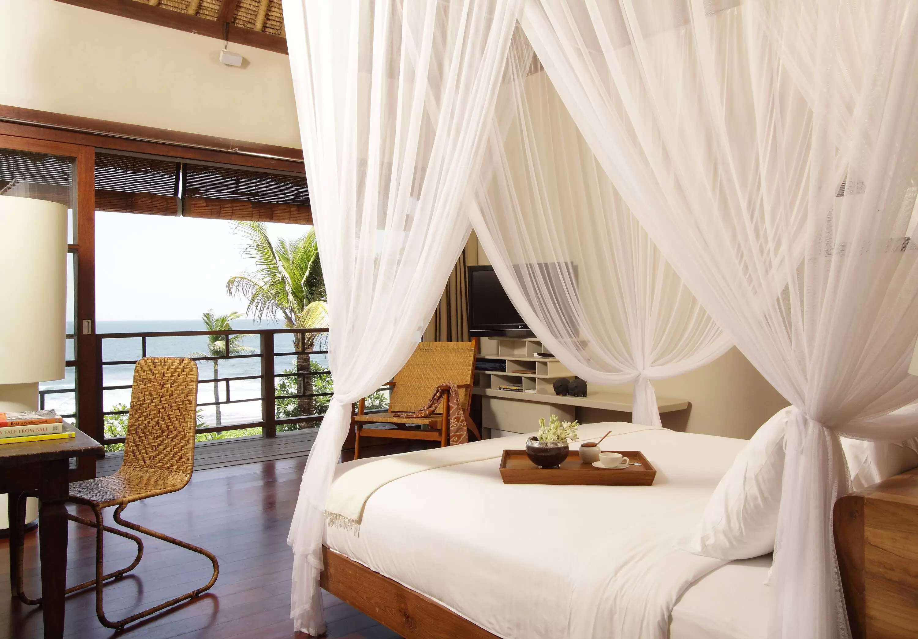 Book Villa Melissa Bali: Beachfront Villa with Tennis Court in Canggu — image 18