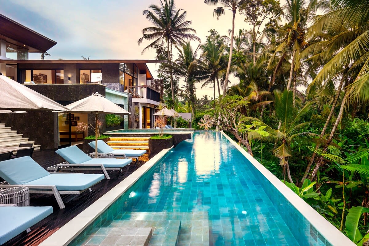 Infinity-Pool Villa · 6BR · Ubud — 6BR Villa Rental in Ubud — image 9