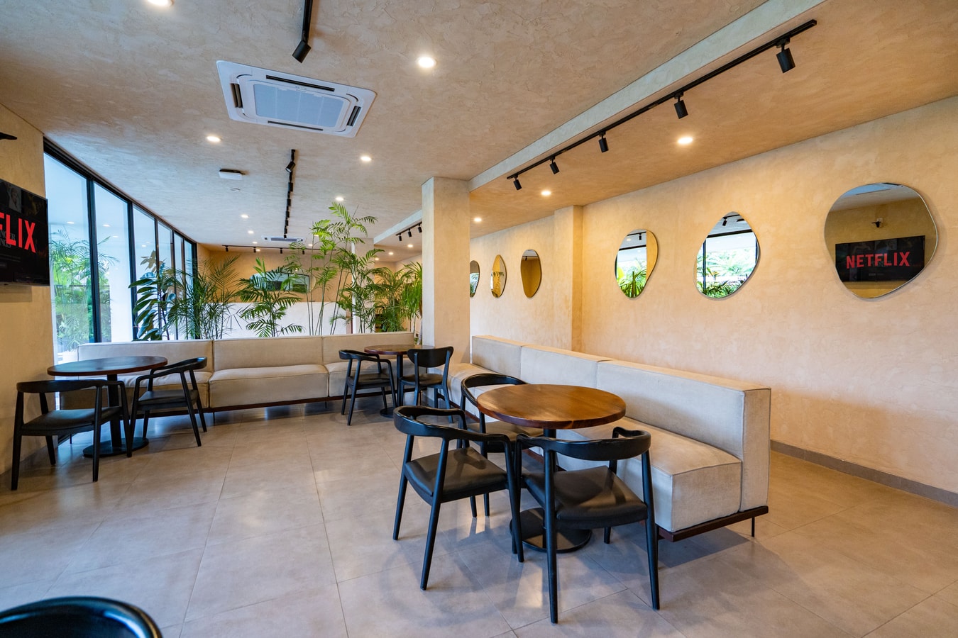 SB 303 - 1BR Pool Suite, Near Batu Belig Beach - Canggu, Bali — image 15