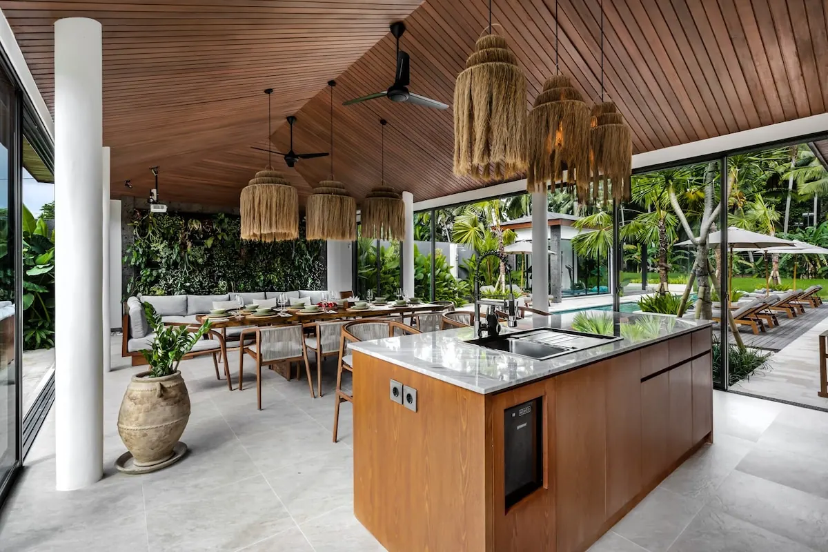 5 BR Designer Courtyard Retreat Ubud — 5BR Villa Rental in Ubud — image 17