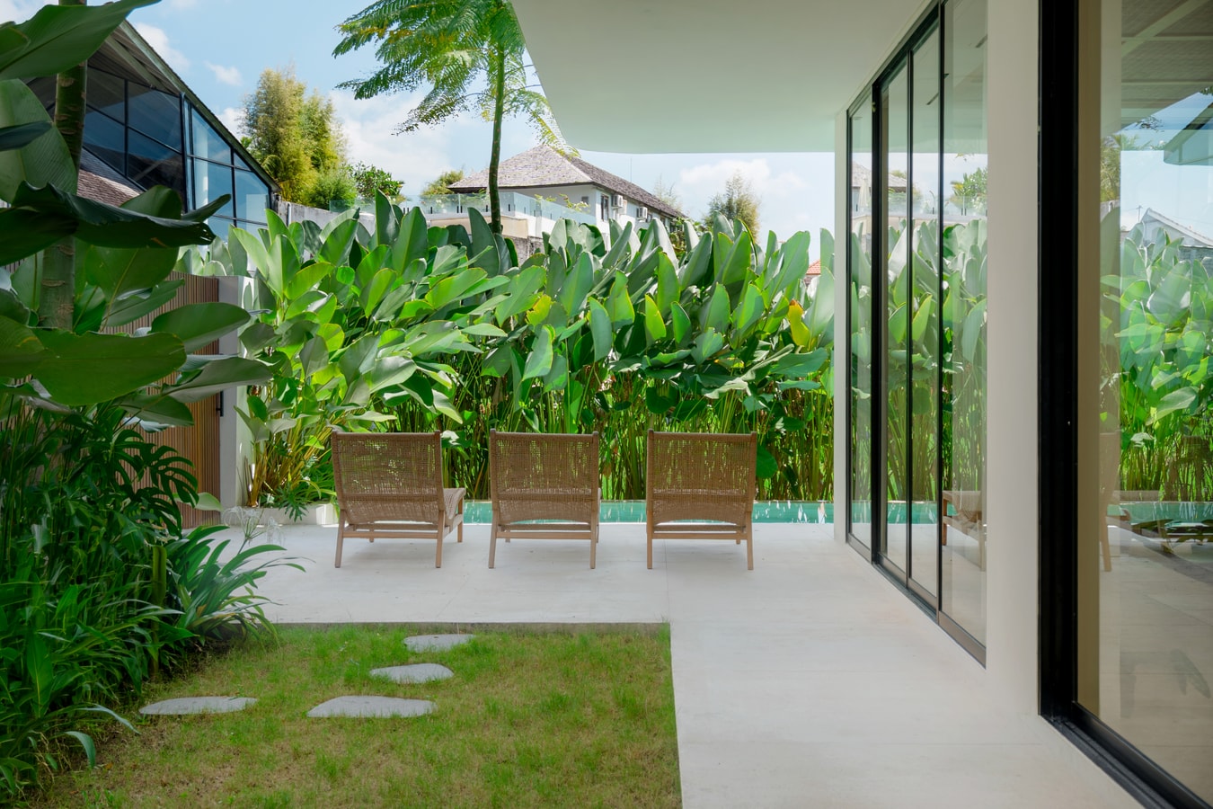 3BR New Paddy View Luxury Villa - Near Beach in Canggu, Bali — image 19