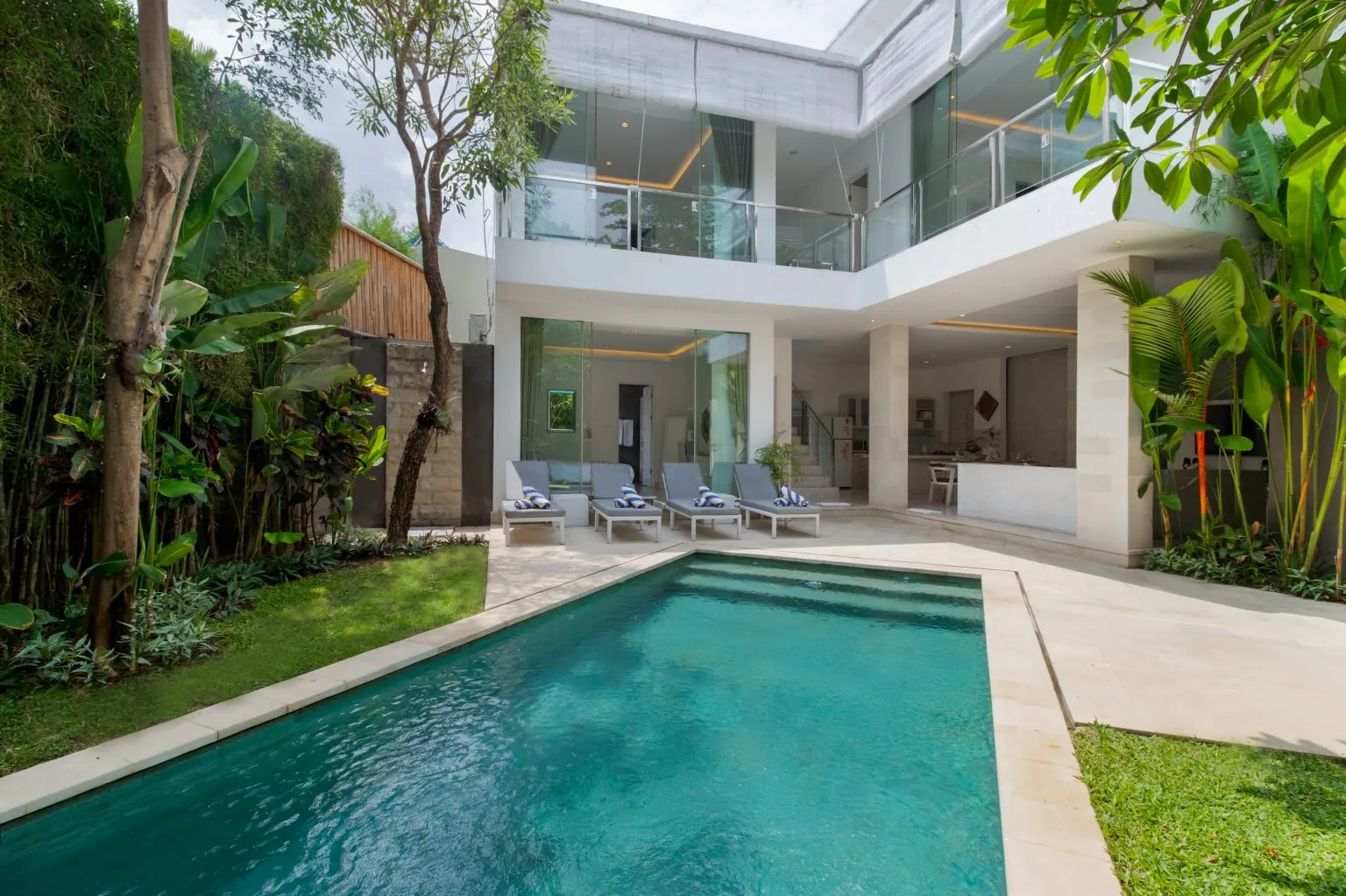 4 BR Tropical Garden Pool Villa Seminyak — 4BR Villa Rental in Seminyak — image 18