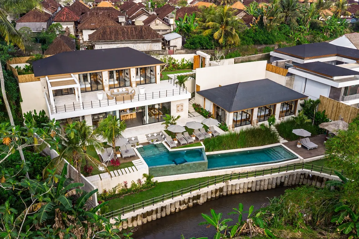6 BR Rice-Field Infinity-Pool Villa Ubud — 6BR Villa Rental in Ubud — image 8