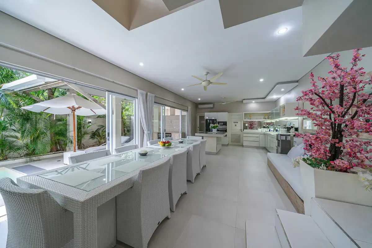 5 BR Walk-to-Beach Family Villa Canggu — 5BR Villa Rental in Canggu — image 3
