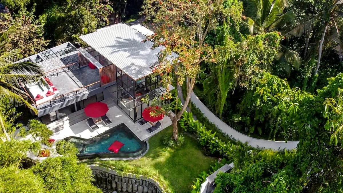 6 BR Jungle Industrial Retreat Ubud — 6BR Villa Rental in Ubud — image 4