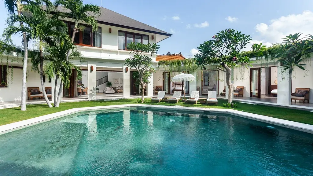 6 BR Balinese Garden Villa Seminyak — 6BR Villa Rental in Seminyak — image 4