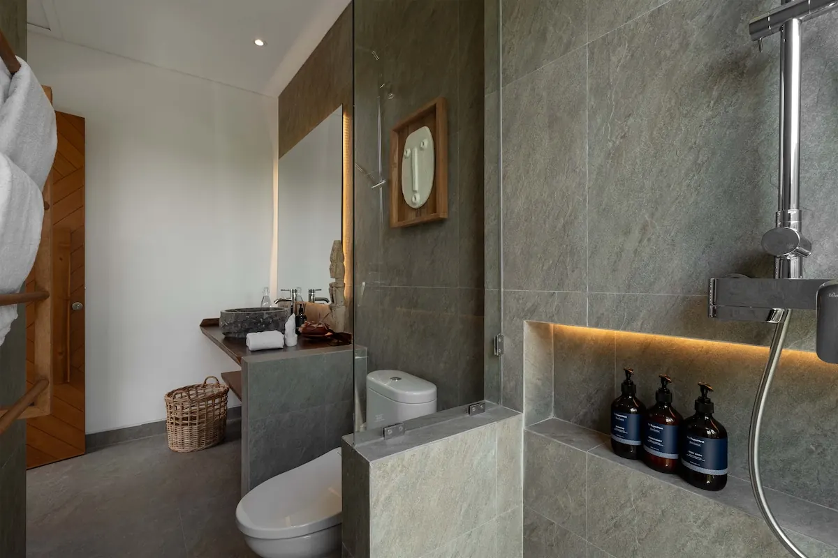 3 BR Rice-Field Tropical-Modern Villa Ubud — 3BR Villa Rental in Ubud — image 11
