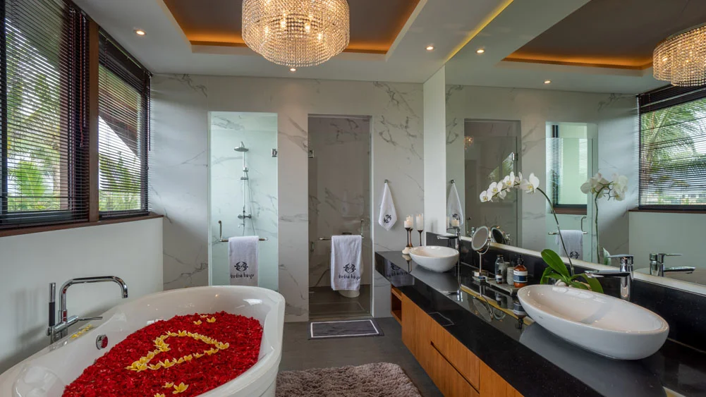Tirtha Bayu Estate - Villa II — 5BR Villa Rental in Seseh — image 7