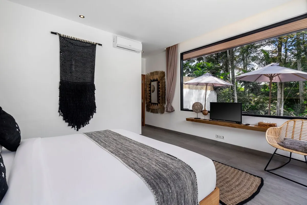 10 BR Tropical-Modern Infinity-Pool Estate Ubud — 10BR Estate Rental in Ubud — image 16