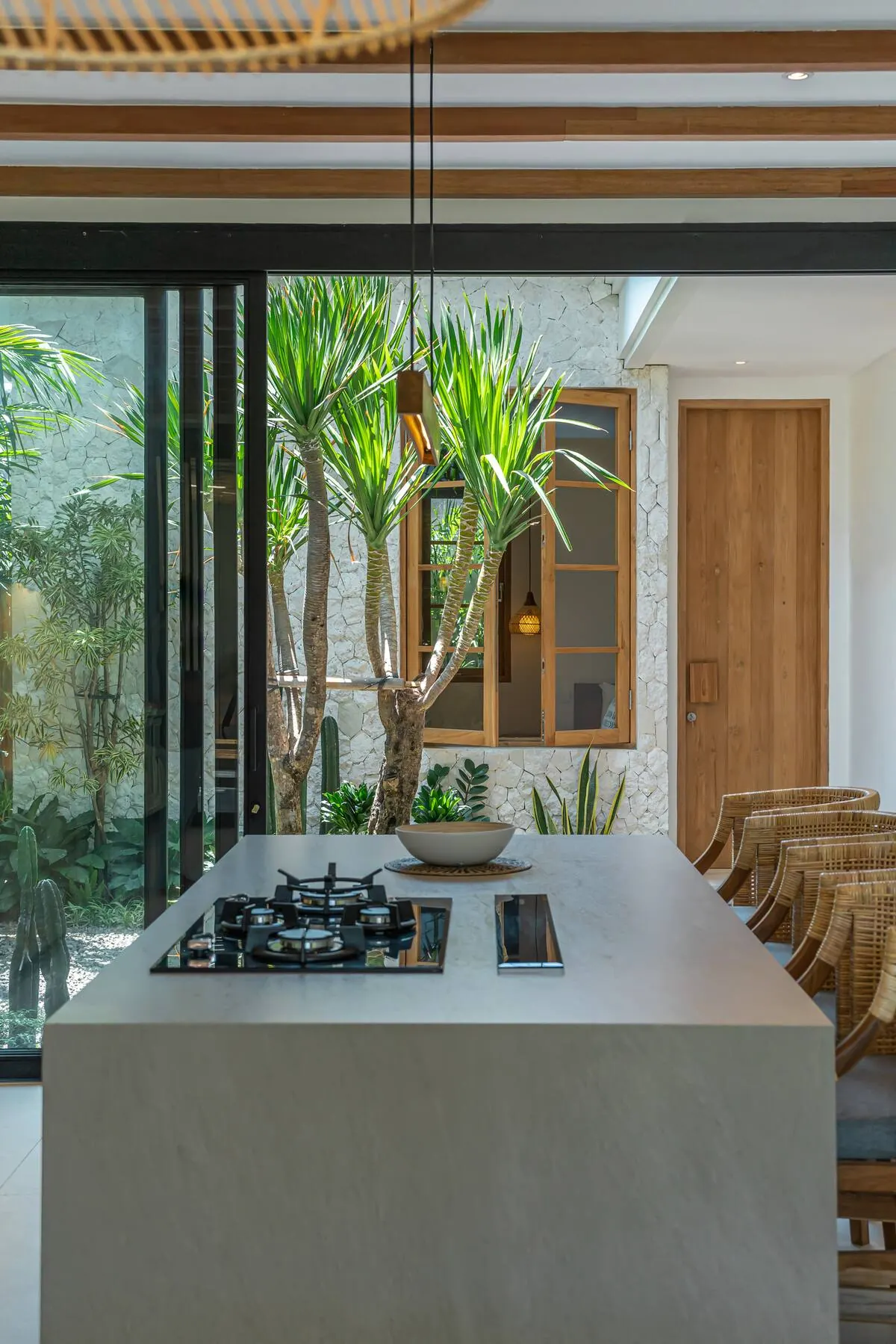 4 BR Tropical-Modern Fully Staffed Residence Canggu — 4BR Residence Rental in Canggu — image 19