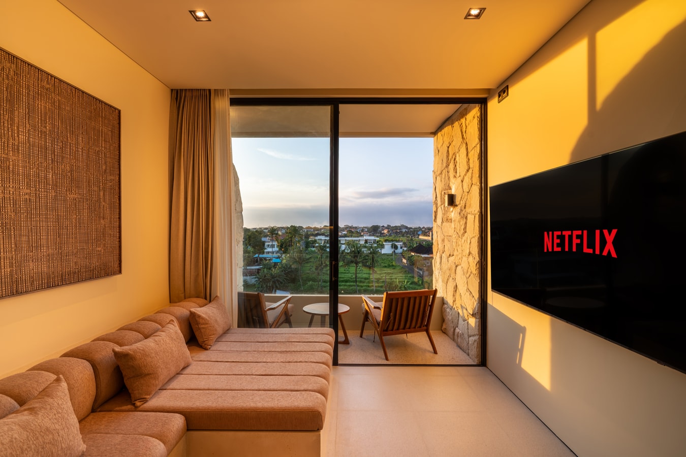 1BR Canggu near Pererenan Beach & Sunset Balcony - Canggu, Bali — image 3