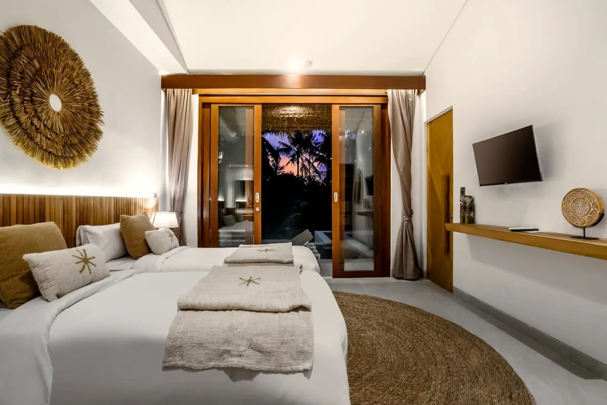 6 BR Thatched Tropical-Modern Villa Ubud — 6BR Villa Rental in Ubud — image 16