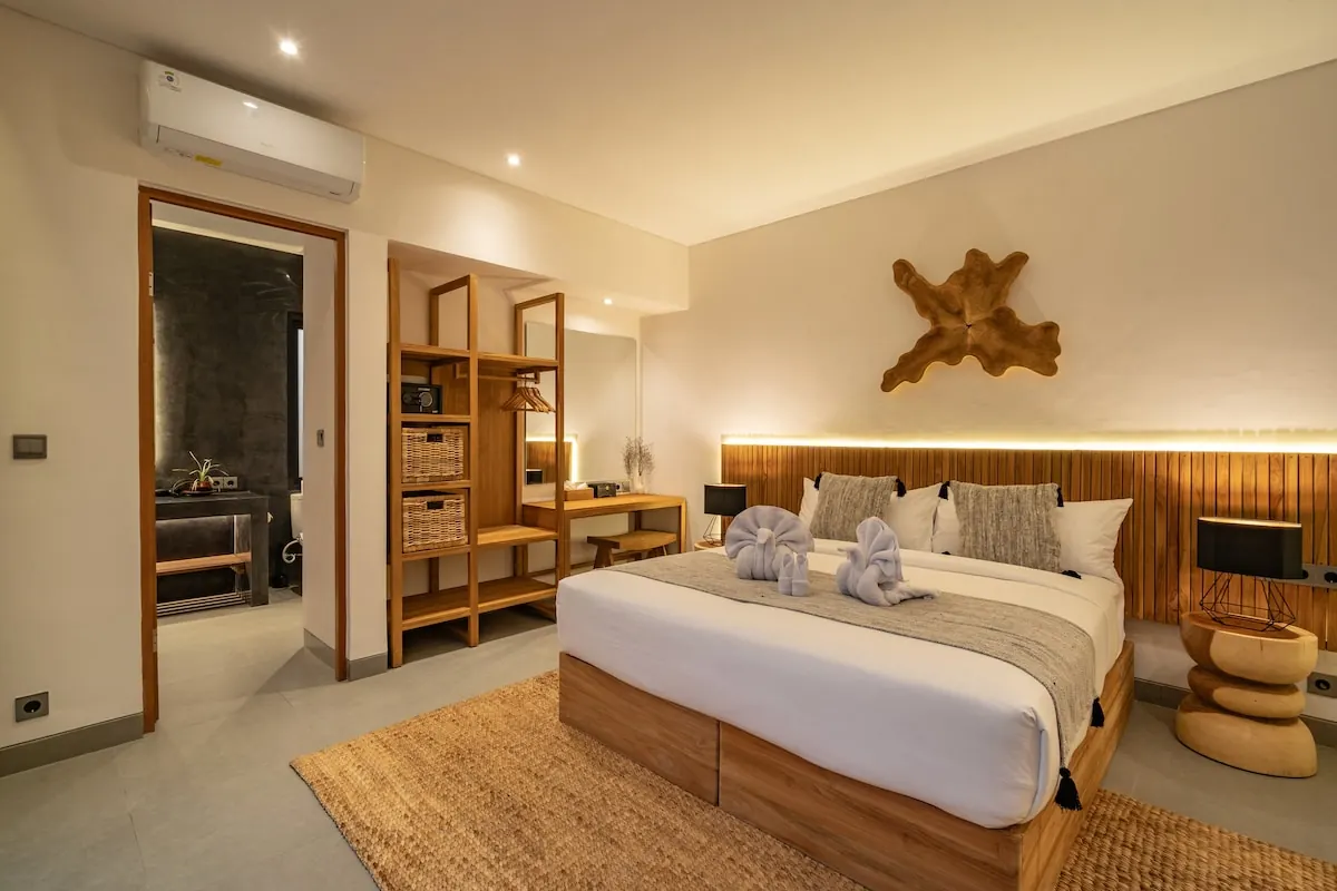 5 BR Designer Tropical-Modern Retreat Ubud — 5BR Villa Rental in Ubud — image 1