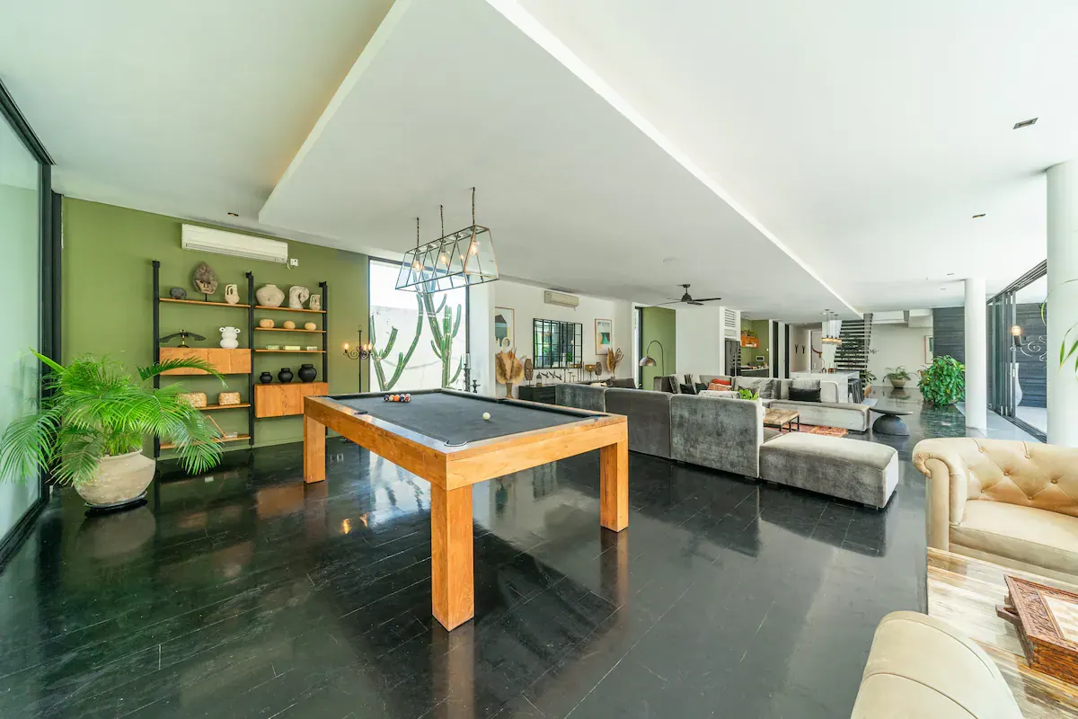 6 BR Bohemian Walk-to-Beach Villa Seminyak — 6BR Villa Rental in Seminyak — image 16