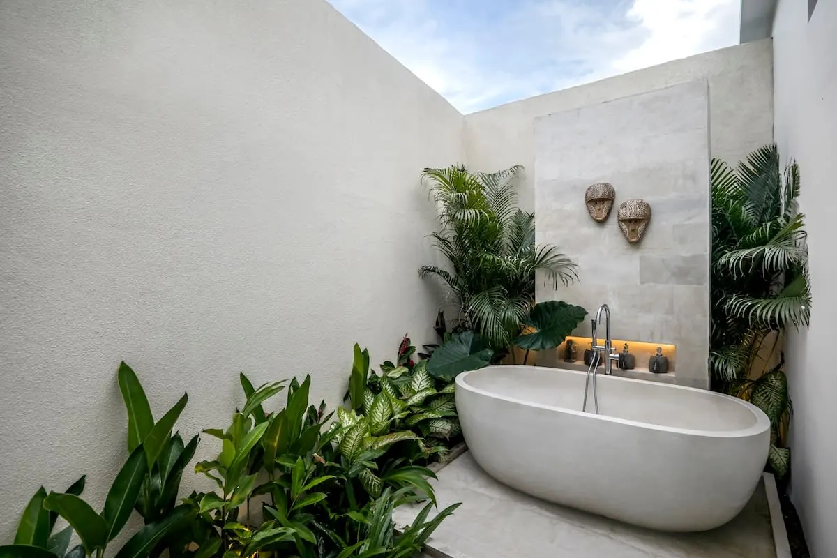 3 BR White Tropical Garden Villa Ubud — 3BR Villa Rental in Ubud — image 3