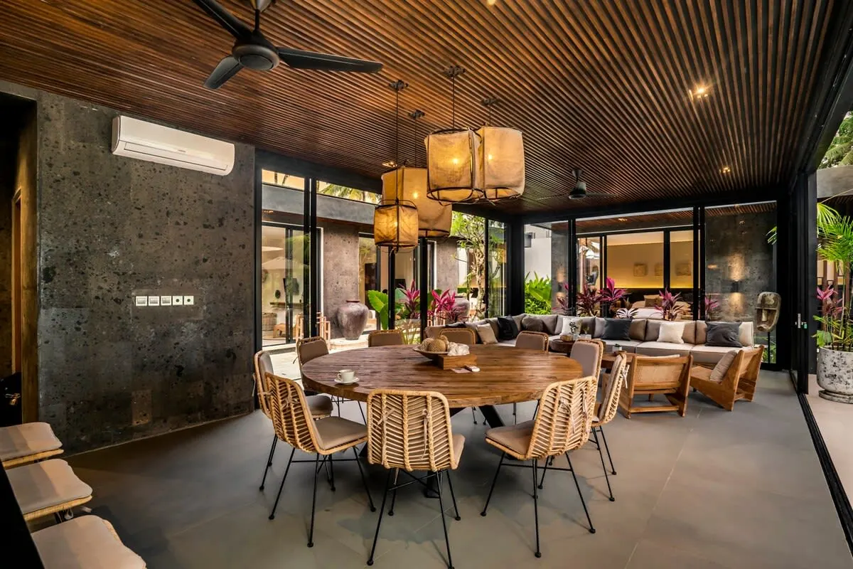 5 BR Tropical-Modern Courtyard Retreat Ubud — 5BR Villa Rental in Ubud — image 15
