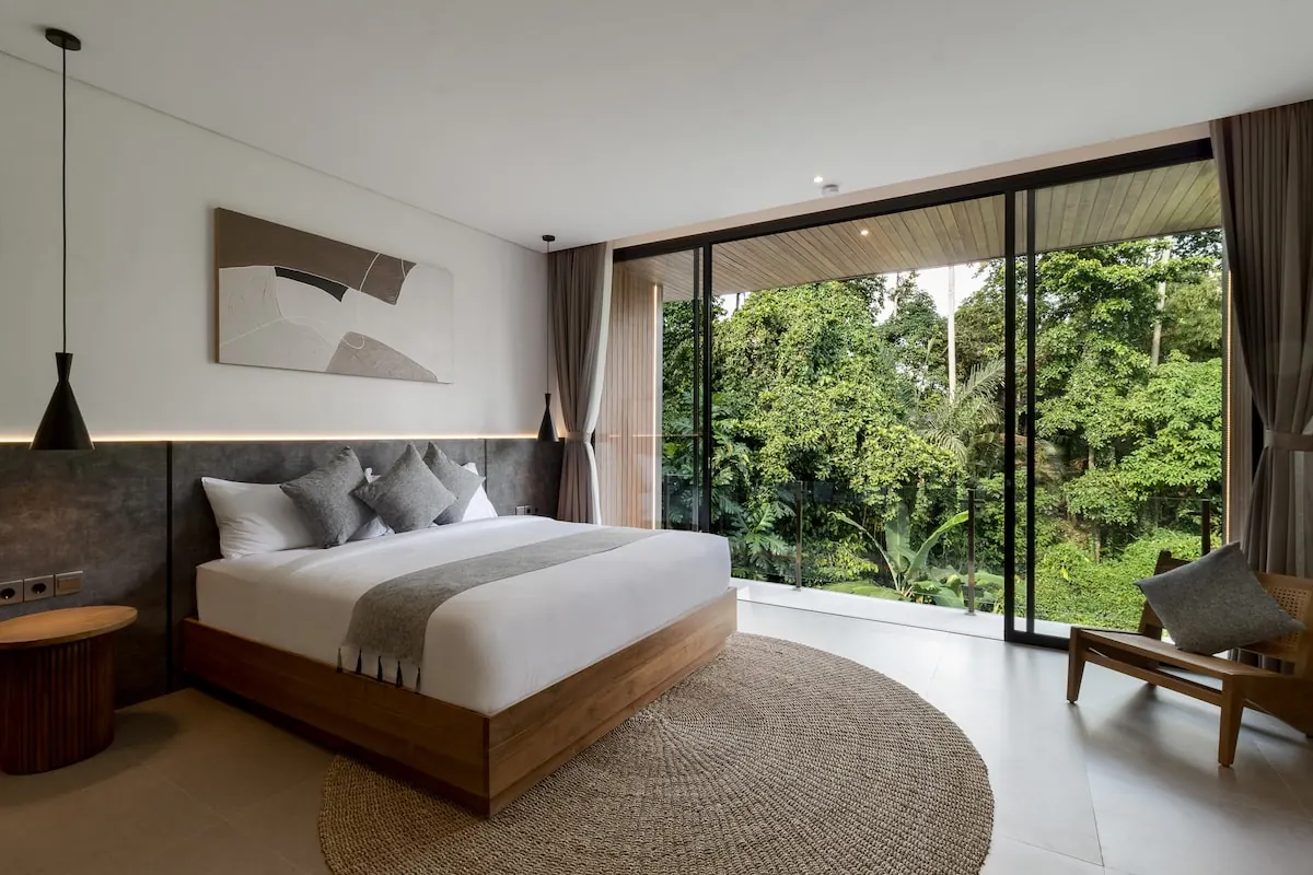 6 BR Tropical-Modern Glass Villa Ubud — 6BR Villa Rental in Ubud — image 4