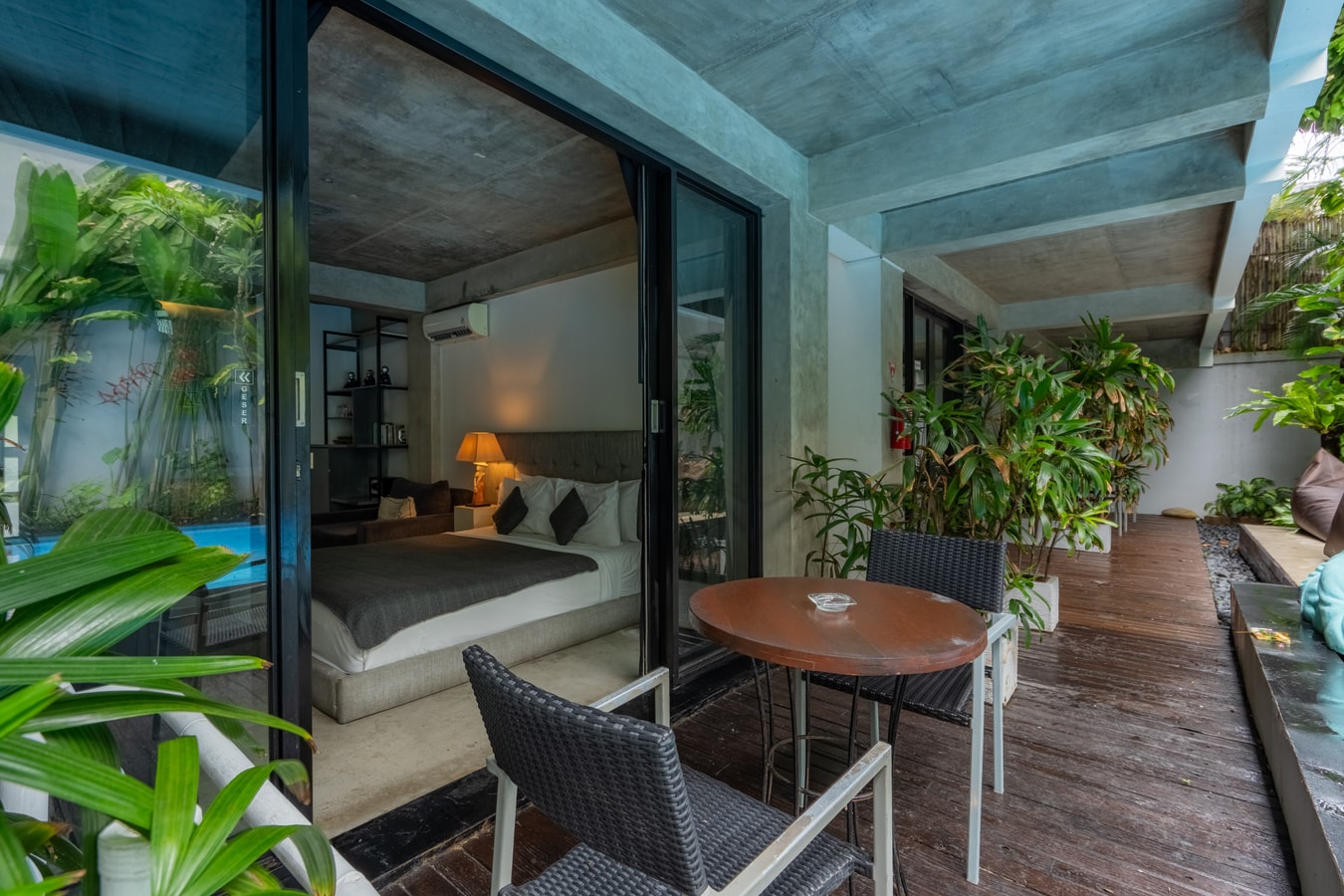 Seminyak Suite 1BR - Swimming Pool, Near Beach, Shops & Cafes - Seminyak, Bali — image 9