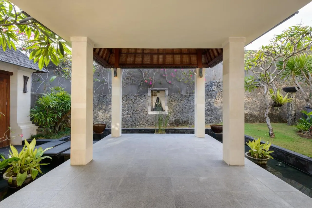 4 BR Infinity-Pool Sunset-View Retreat Uluwatu — 4BR Villa Rental in Uluwatu — image 16