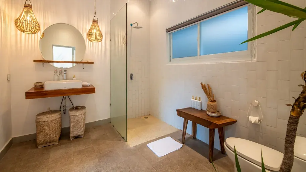 6 BR Infinity-Pool Family Villa Canggu — 6BR Villa Rental in Canggu — image 14