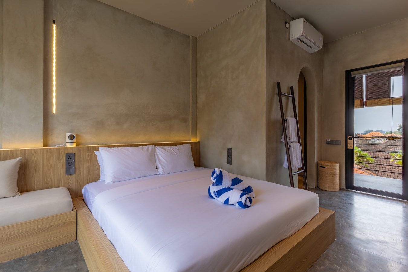 1BR Sleek Studio | Shared Pool, Near Ubud Palace - Ubud, Bali — image 17