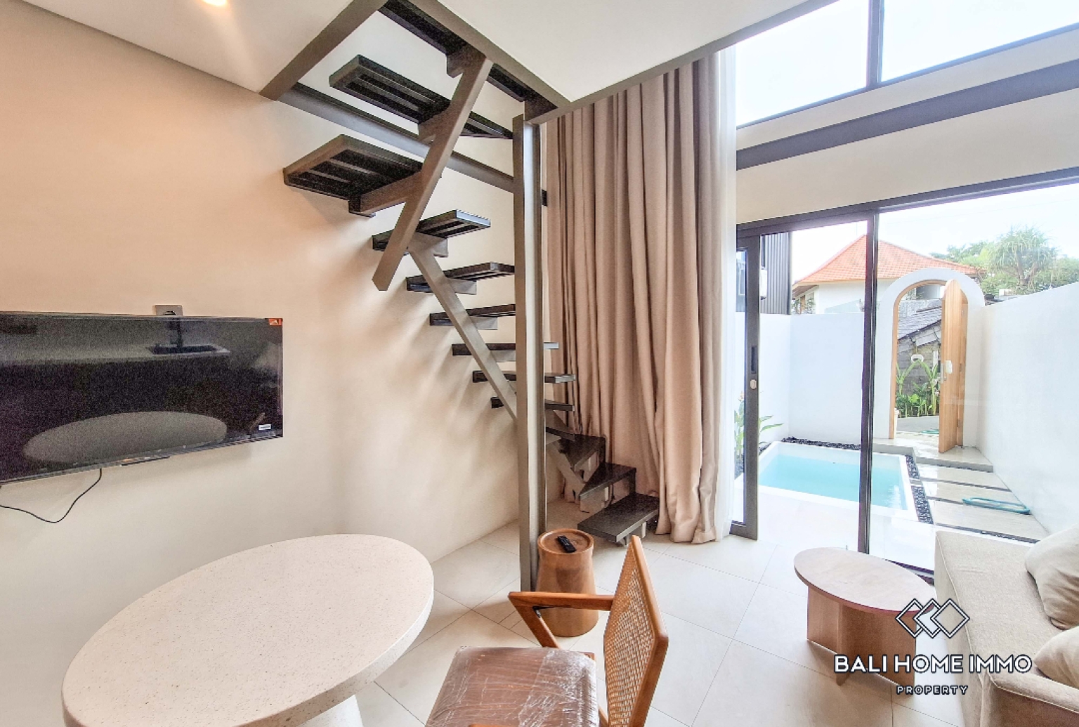 1 Bedroom Loft Villa for Rent in Canggu Residential Side — image 1