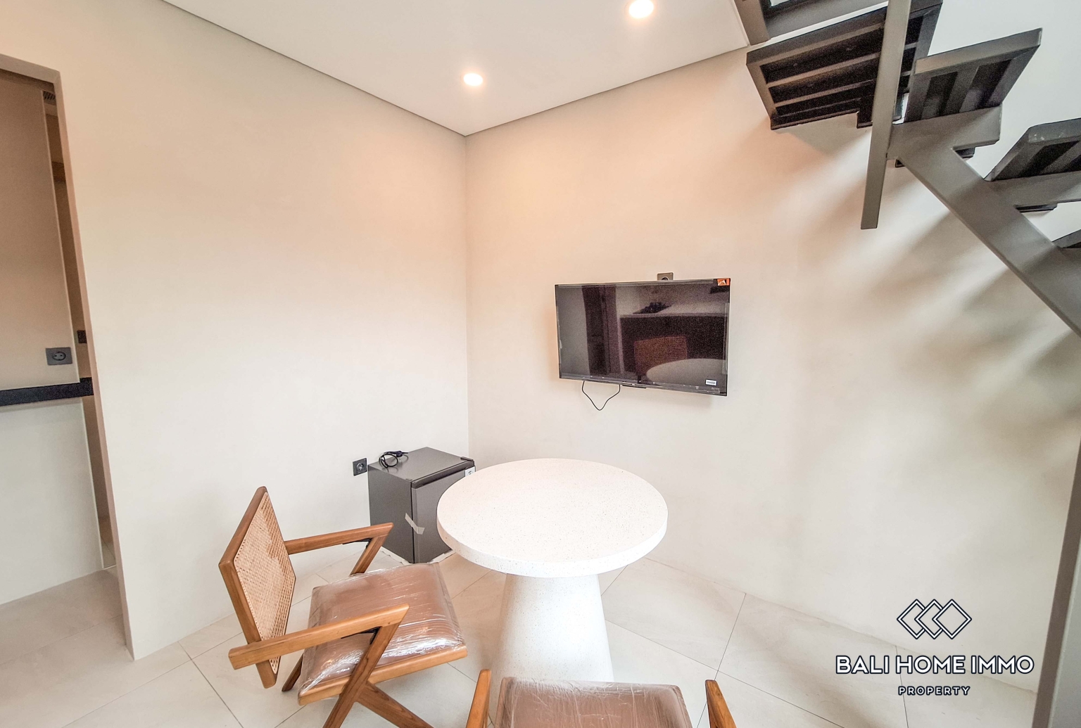 1 Bedroom Loft Villa for Rent in Canggu Residential Side — image 3