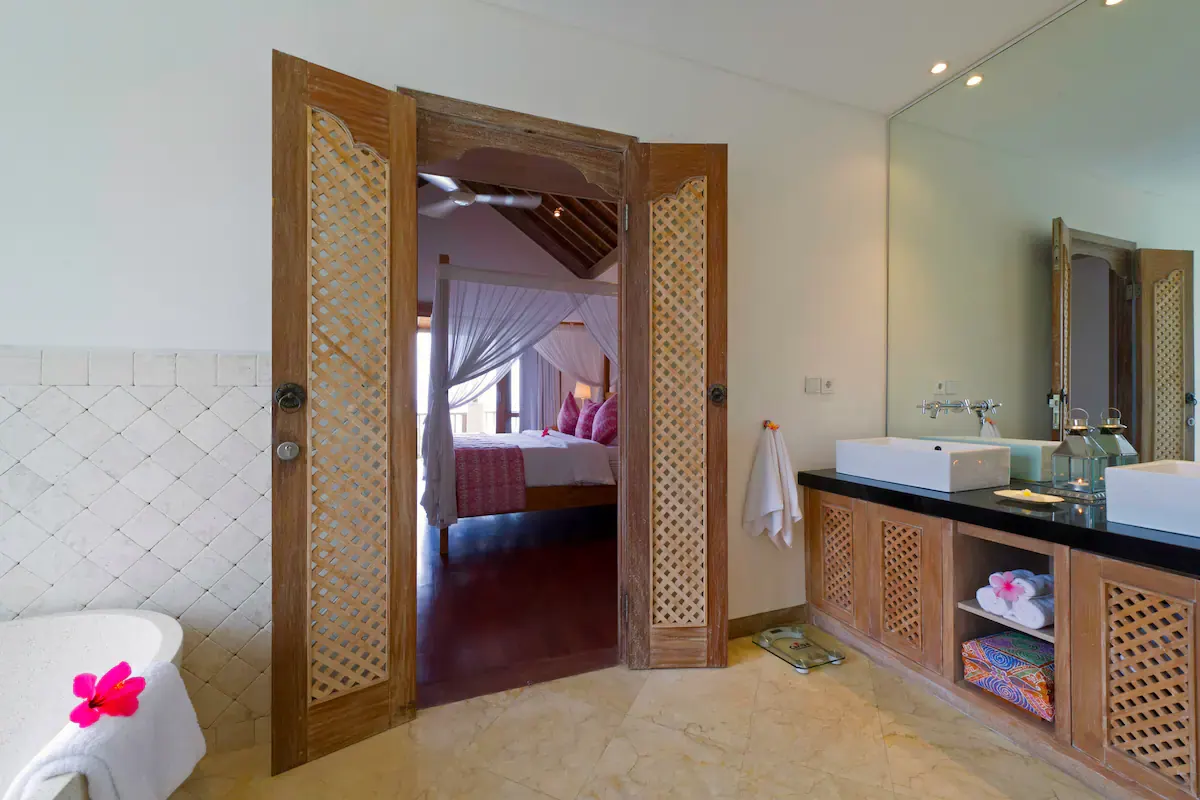 Siri Mendira - Villa Cempaka — 4BR Villa Rental in Candidasa — image 17