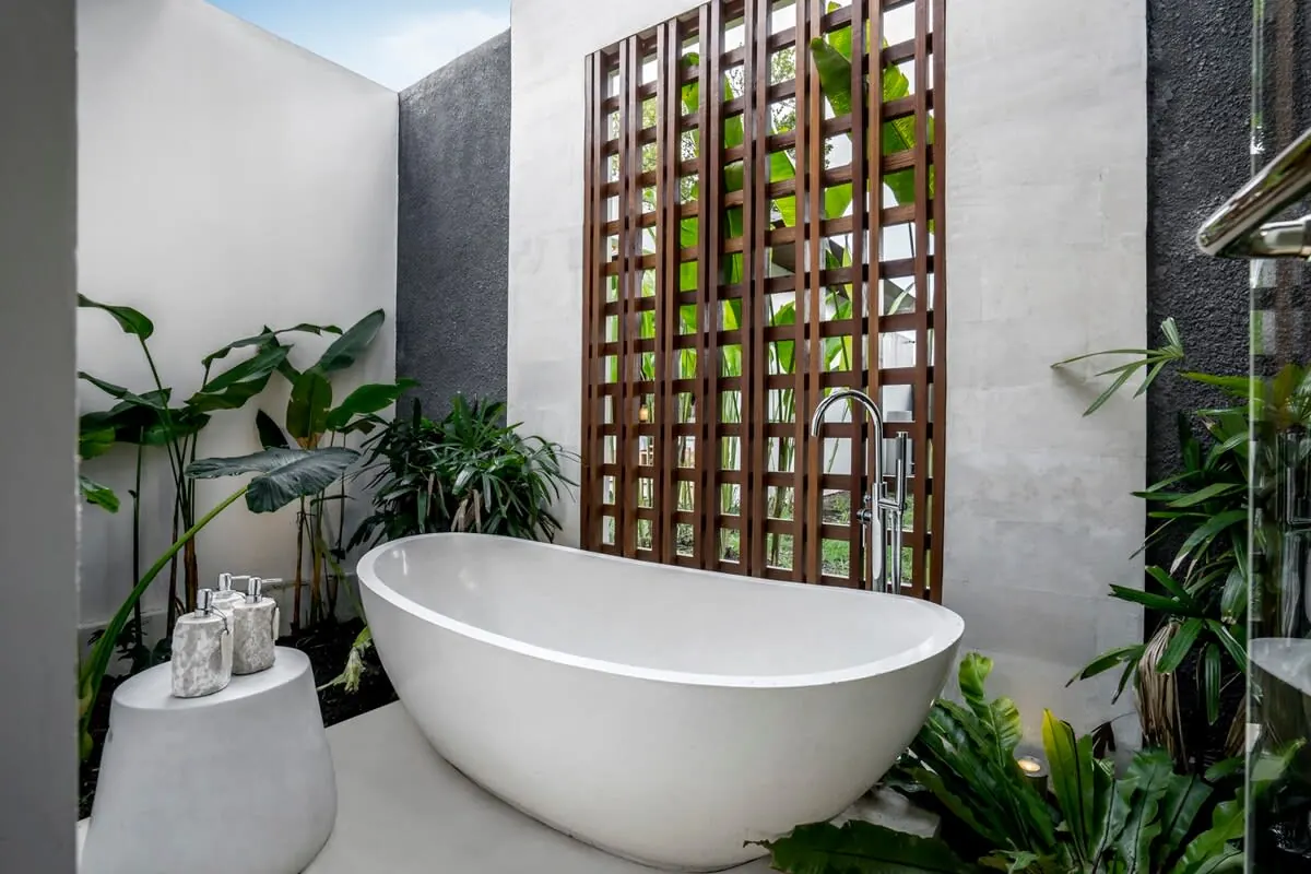 5 BR Jungle-View Pool Retreat Ubud — 5BR Villa Rental in Ubud — image 3