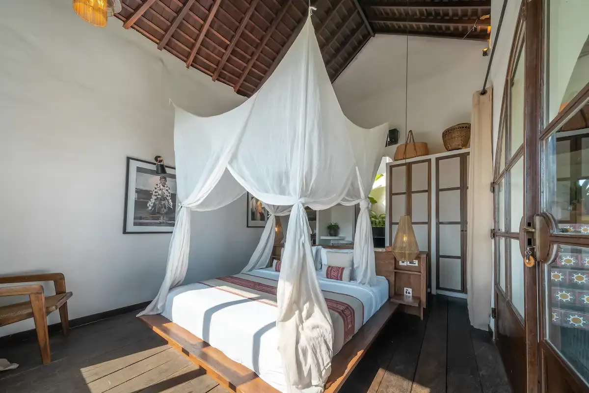 6 BR Private Pool Villa Canggu — 6BR Villa Rental in Canggu — image 19