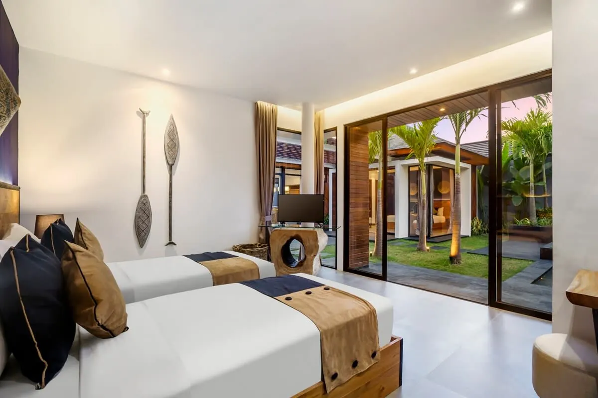 5 BR Tropical-Modern Courtyard Villa Ubud — 5BR Villa Rental in Ubud — image 13