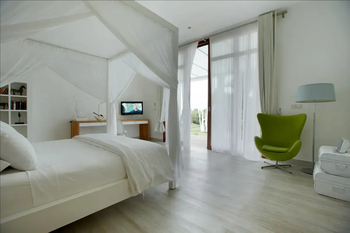 7 BR White Rice-Field Villa Canggu — 7BR Villa Rental in Canggu — image 15