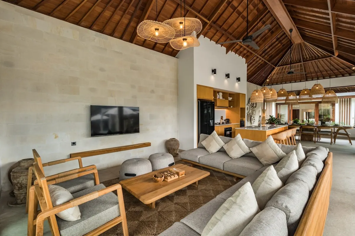 6 BR Thatched Tropical Garden Villa Ubud — 6BR Villa Rental in Ubud — image 8
