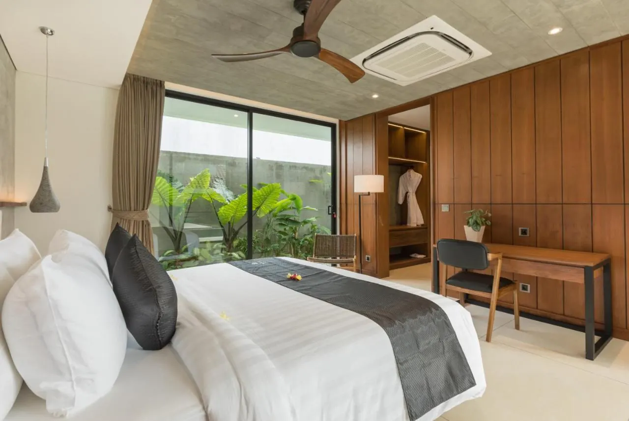 4 BR Modern Rice-Field Villa Canggu — 4BR Villa Rental in Canggu — image 5