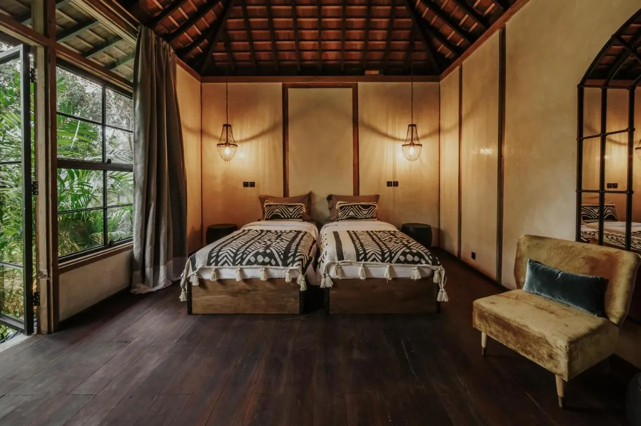 5 BR Rice-Field Garden Retreat Ubud — 5BR Villa Rental in Ubud — image 15
