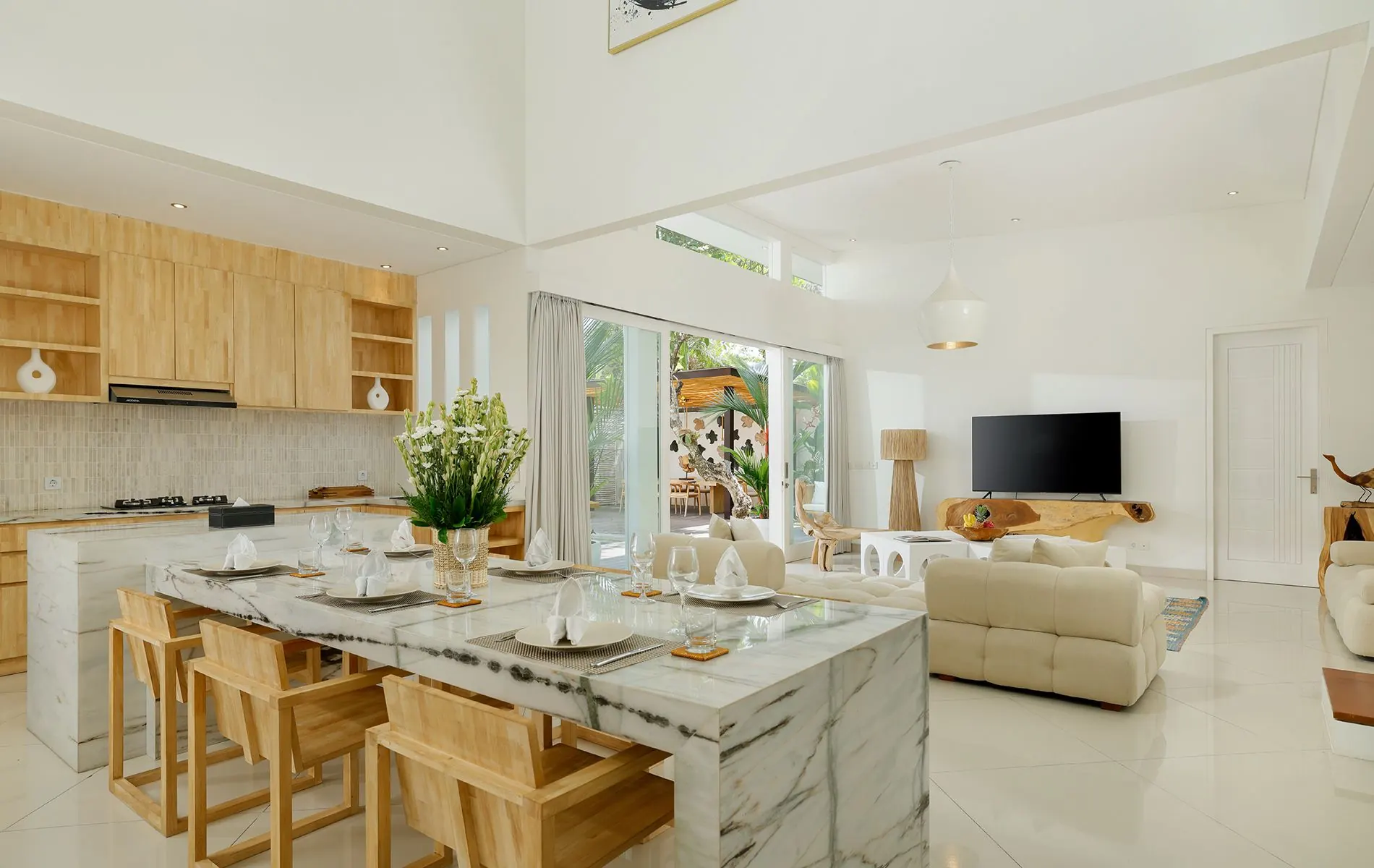 3 BR Tropical-Modern Courtyard Villa Sanur — 3BR Villa Rental in Sanur — image 4