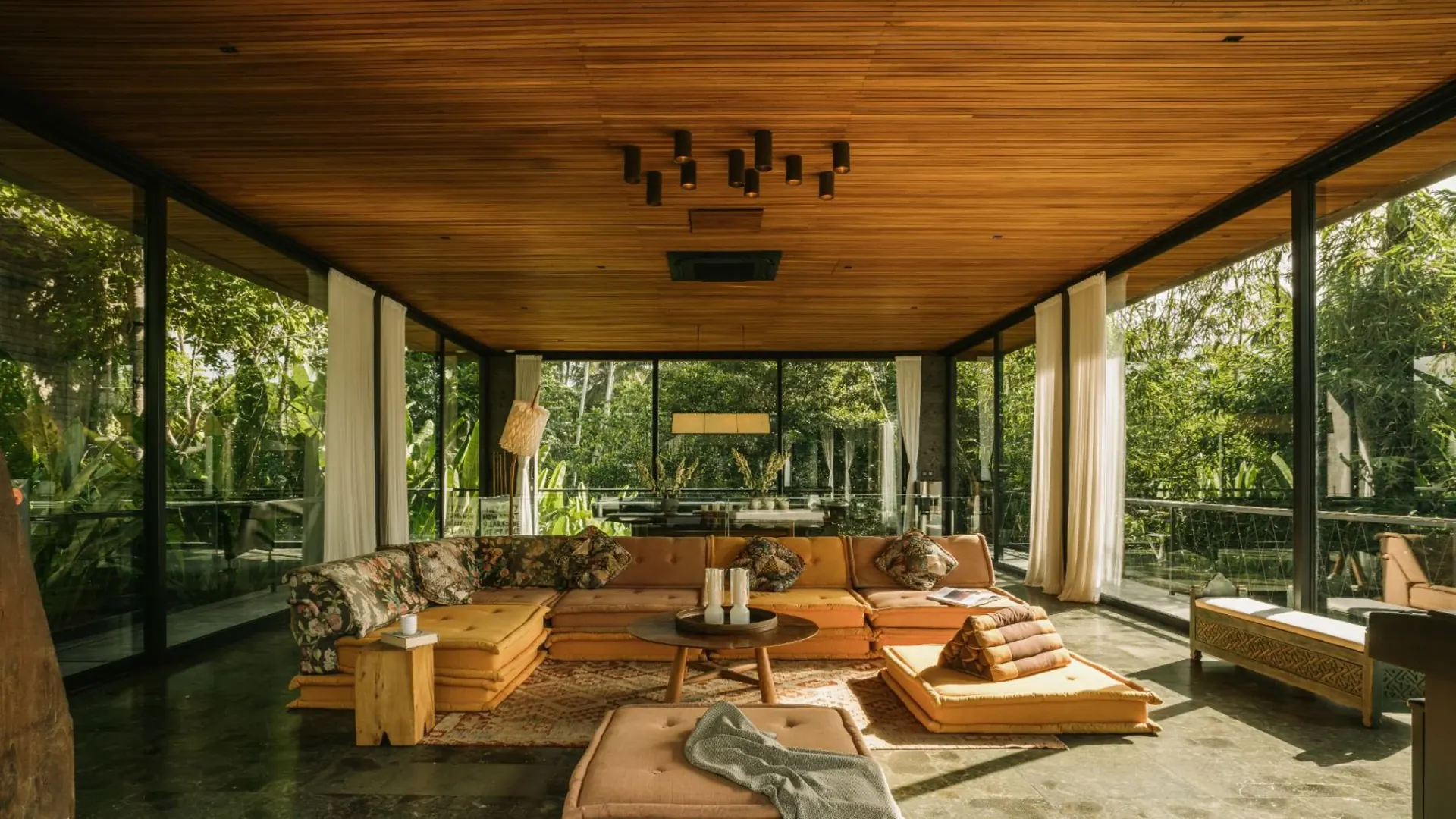 5 BR Private Villa Ubud — 5BR Villa Rental in Ubud — image 3