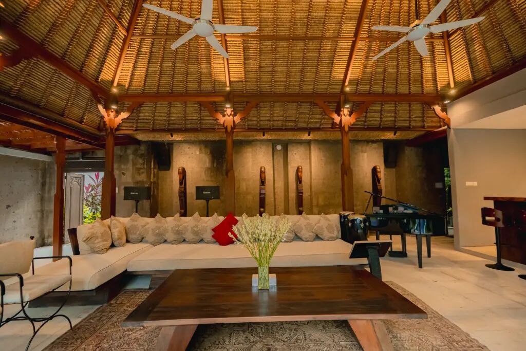 Lataliana - Villa La 5BR — 5BR Villa Rental in Seminyak — image 14