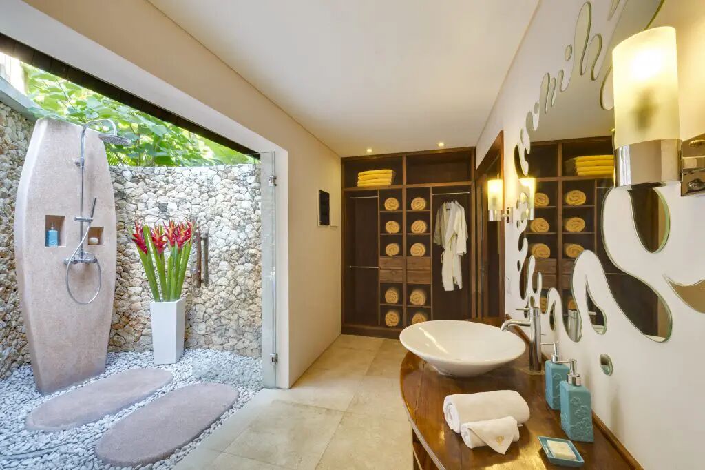 Lataliana Villa La-Li 9BR — 9BR Villa Rental in Seminyak — image 14