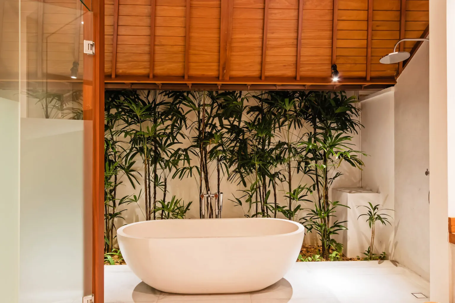 6 BR Architect-Designed Tropical Garden Villa Canggu — 6BR Villa Rental in Canggu — image 12
