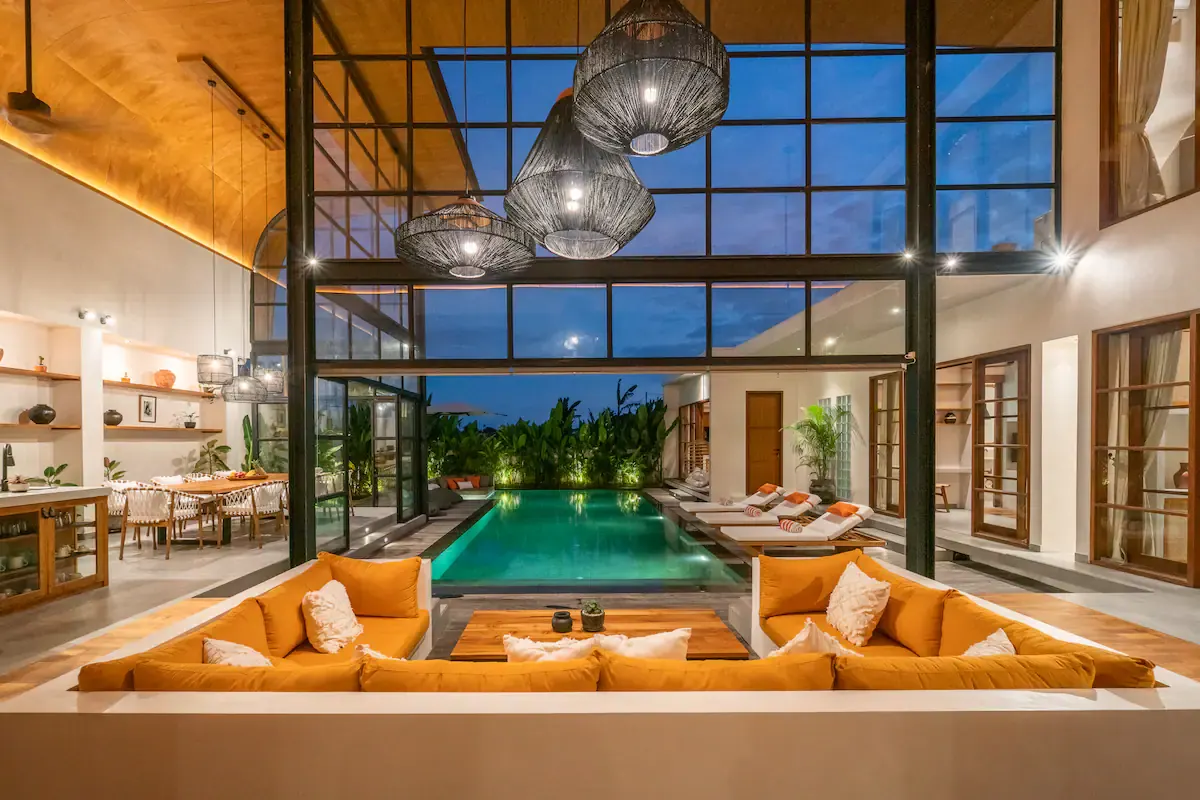 4 BR Walk-to-Beach Family Villa Canggu — 4BR Villa Rental in Canggu — image 7