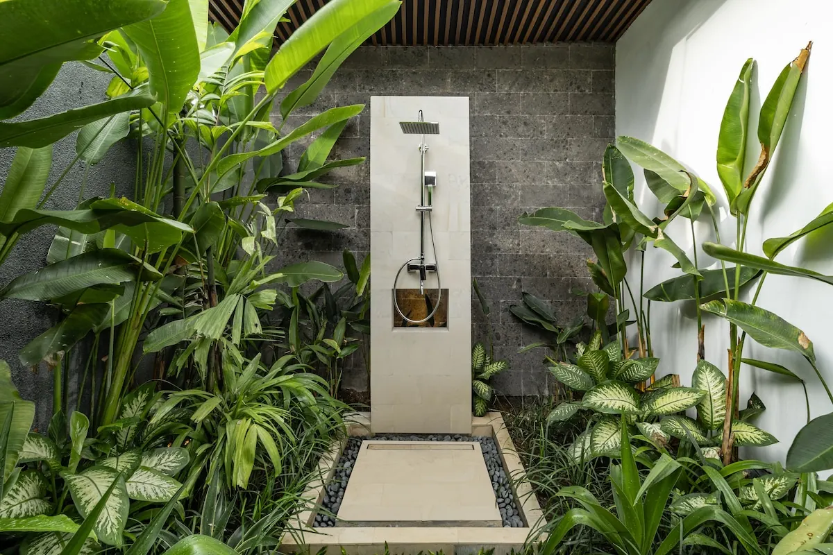 5 BR Designer Tropical-Modern Retreat Ubud — 5BR Villa Rental in Ubud — image 19
