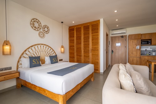 SB 302 - 1BR Pool Suite, Near Batu Belig Beach - Canggu, Bali — image 10