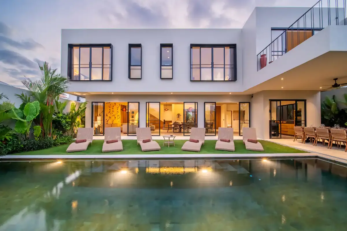6 BR Modern Group Villa Canggu — 6BR Villa Rental in Canggu — image 5