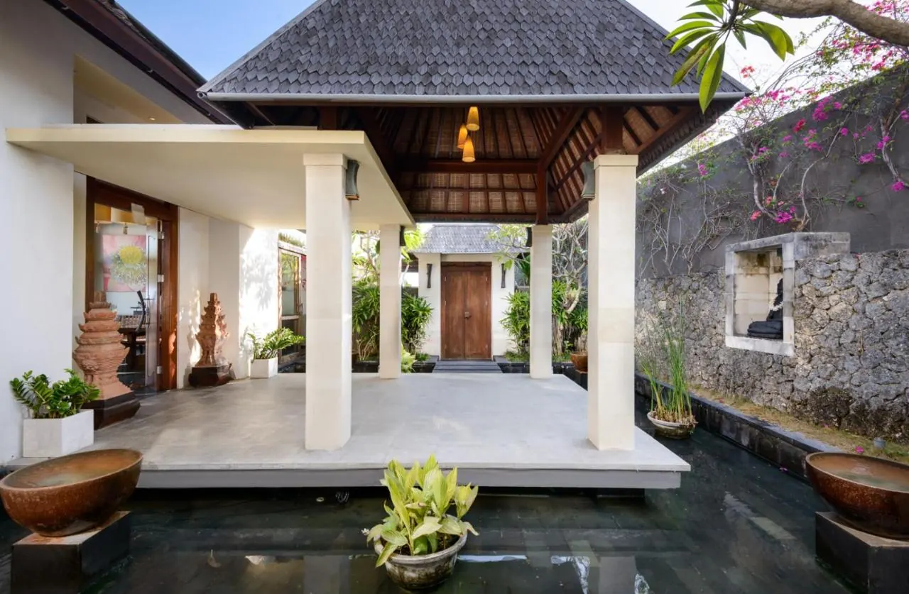 4 BR Infinity-Pool Sunset-View Retreat Uluwatu — 4BR Villa Rental in Uluwatu — image 15