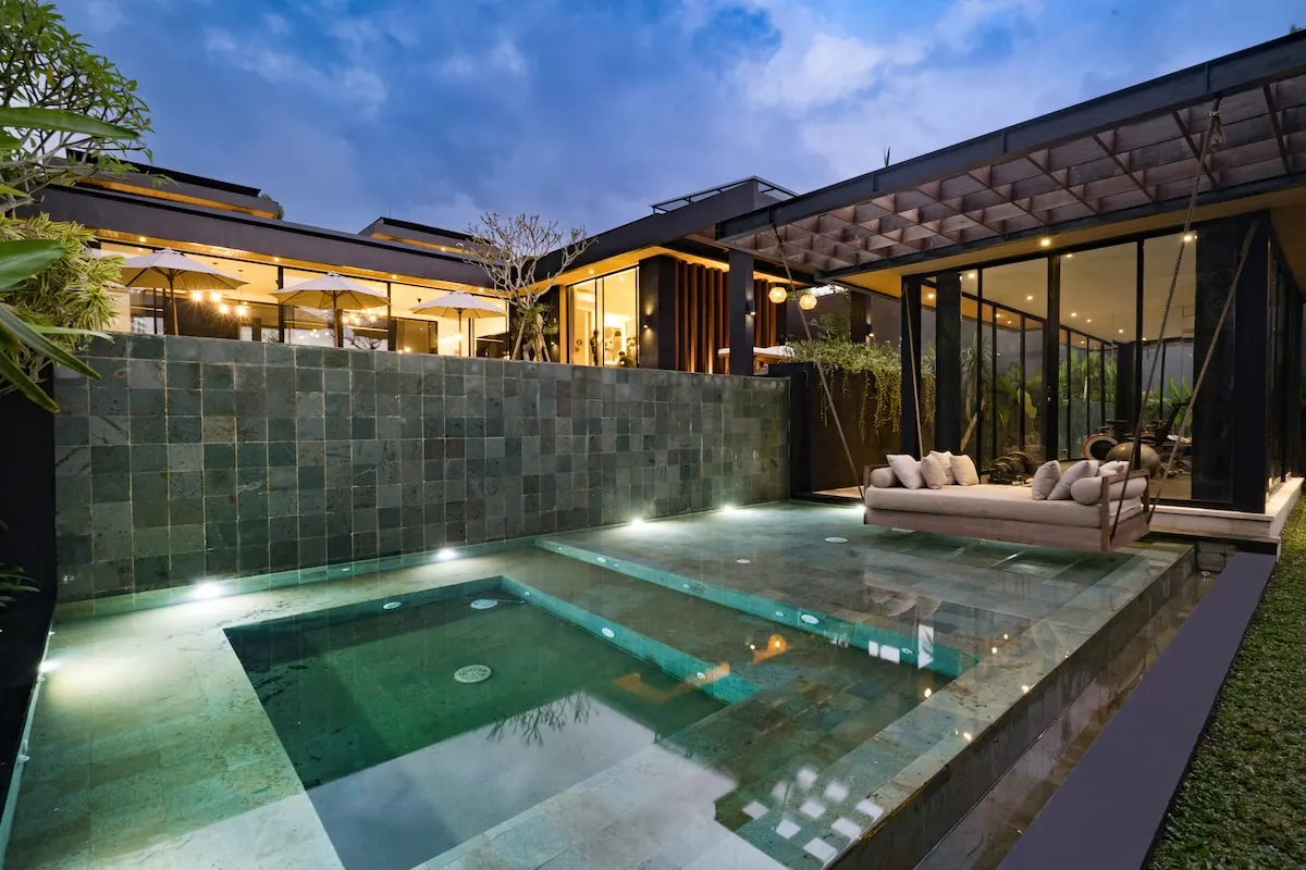 9 BR Tropical-Modern Pool Estate Ubud — 9BR Estate Rental in Ubud — image 5