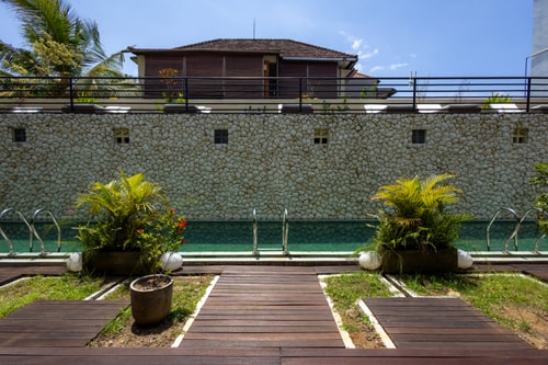 Sleek 1BR Studio with Pool | 10 Mins to Ridge Walk - Ubud, Bali — image 16