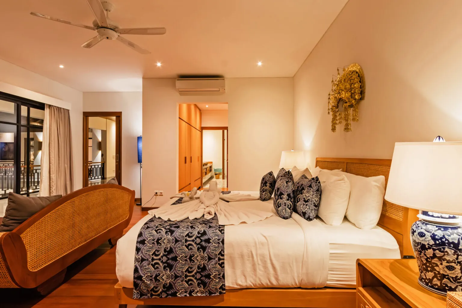 6 BR Architect-Designed Tropical Garden Villa Canggu — 6BR Villa Rental in Canggu — image 7
