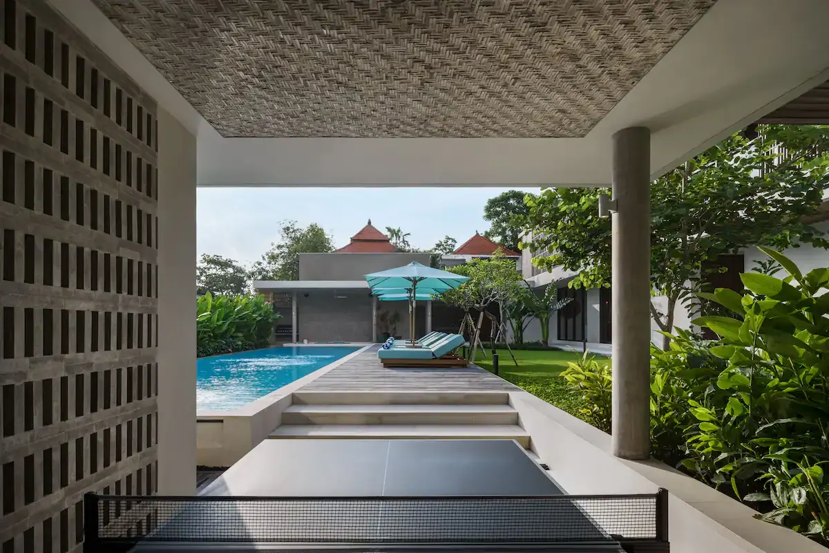 6 BR Walk-to-Beach Modern Villa Canggu — 6BR Villa Rental in Canggu — image 17