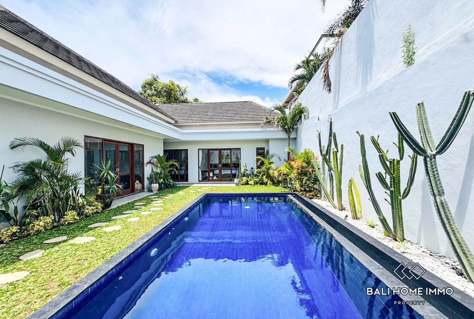 2 Bedroom Family Villa for Rent in Canggu Berawa — image 13